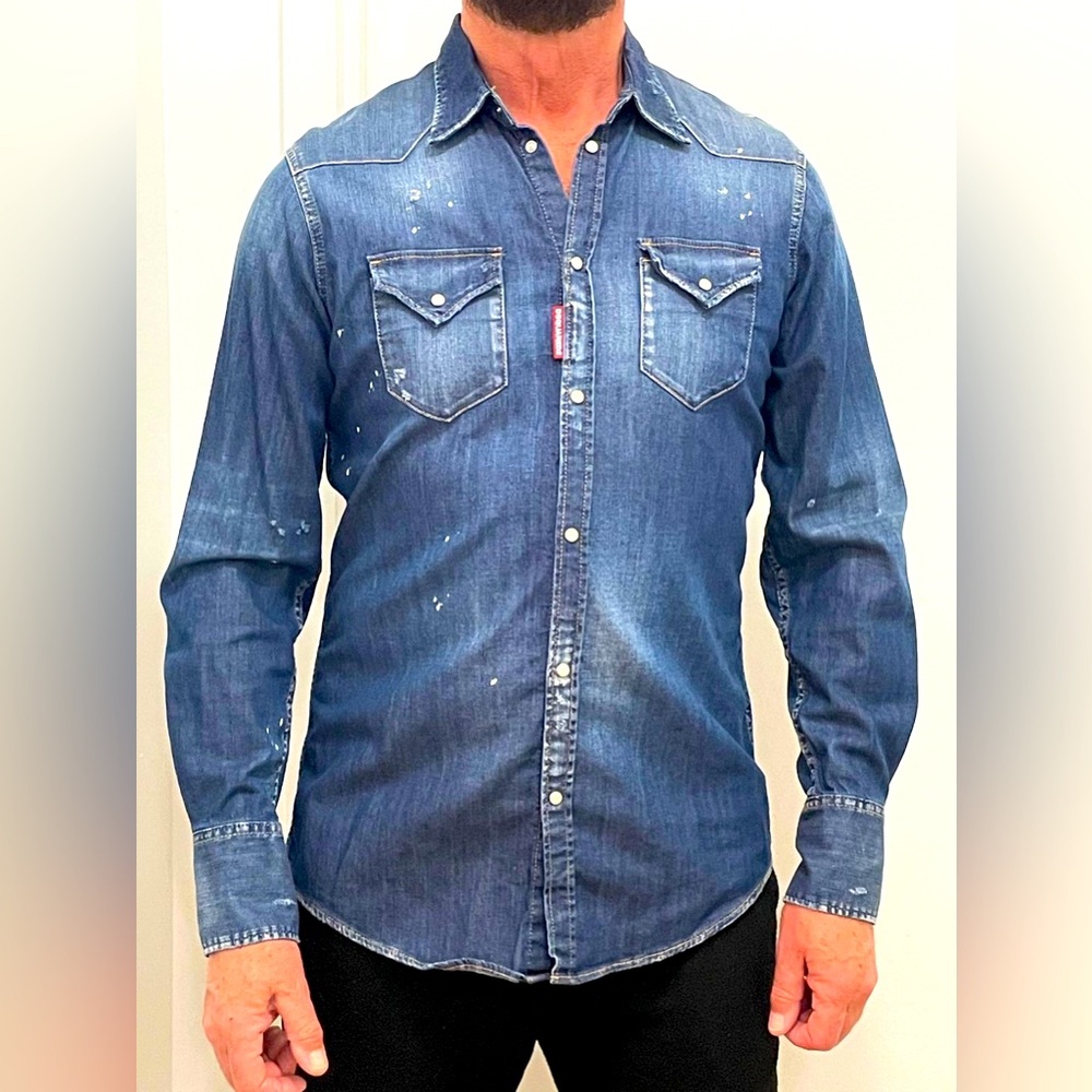 Dsquared2 men’s jean shirt. Size 50. I only wore it once. Beautiful. Like new